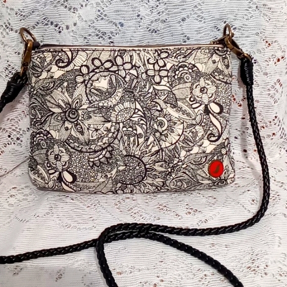 Sakroots Artist Circle Campus Mini Crossbody Convertible Canvas Bag Black/White - Picture 4 of 16